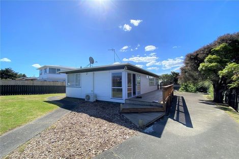 Photo of property in 41 Bodi Place, Te Atatu South, Auckland, 0610