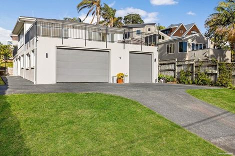 Photo of property in 33 Garadice Road, Rothesay Bay, Auckland, 0630