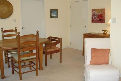 Photo of property in 2/20 Russell Street, Stanley Point, Auckland, 0624