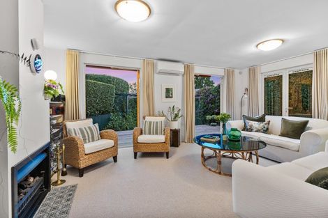 Photo of property in 2/7 Morton Avenue, Forrest Hill, Auckland, 0620