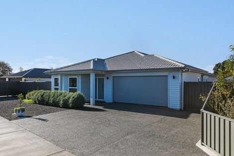 Photo of property in 7 Willow Brook Place, Clive, 4102