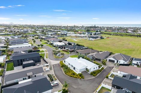 Photo of property in 1 Astelia Lane, Papamoa Beach, Papamoa, 3118