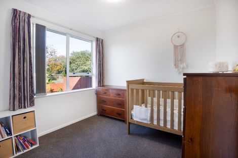Photo of property in 15 Woolwich Close, Whitby, Porirua, 5024