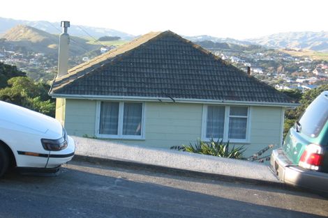 Photo of property in 16 Pikarere Street, Titahi Bay, Porirua, 5022