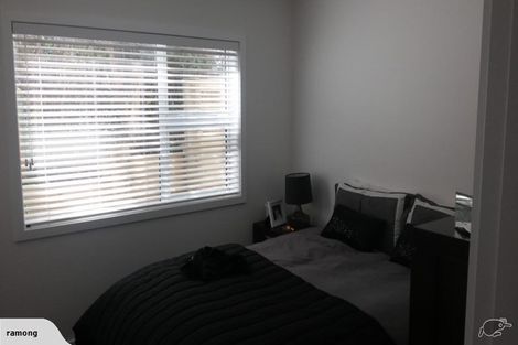 Photo of property in 104a Glanmire Road, Newlands, Wellington, 6037