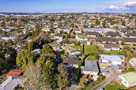 Photo of property in 2/47 Mildmay Road, Henderson, Auckland, 0610