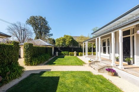 Photo of property in 42 Holly Road, St Albans, Christchurch, 8014