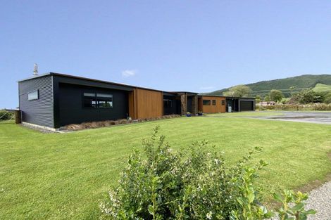 Photo of property in 152 Gladstone Road, Levin, 5571