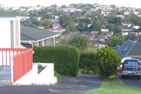 Photo of property in 1/36 Shanaway Rise, Hillcrest, Auckland, 0627