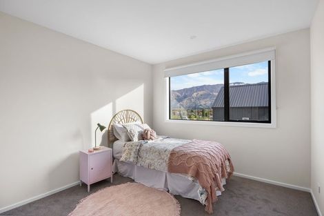 Photo of property in 60 Kirimoko Crescent, Wanaka, 9305