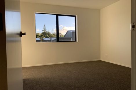 Photo of property in 37 Jabuka Street, Glen Eden, Auckland, 0602