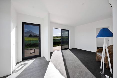 Photo of property in 1790 Eltham Road, Riverlea, Hawera, 4679