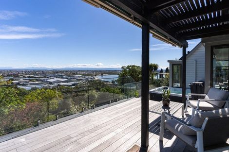 Photo of property in 3 Roland Lane, Mount Pleasant, Christchurch, 8081