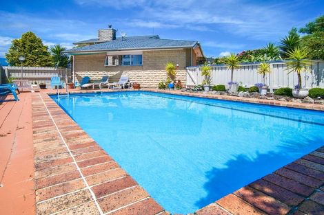 Photo of property in 11 Stafford Street, Westport, 7825