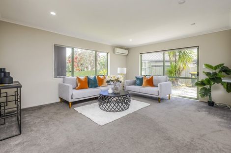 Photo of property in 5 Secoia Crescent, Mangere, Auckland, 2022