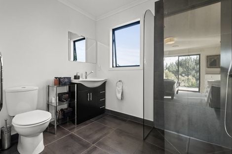 Photo of property in 69 Polson Hill Drive, Aokautere, Palmerston North, 4471