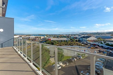 Photo of property in 3/4 Reads Quay, Gisborne, 4010