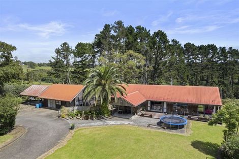 Photo of property in 10 Whites Road, Whitford, Howick, 2571