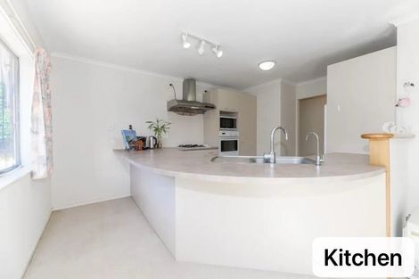 Photo of property in 1 Quartley Place, Huntington Park, Auckland, 2013