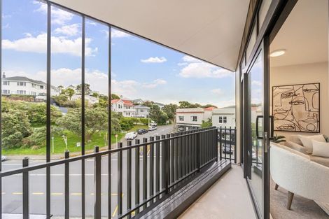 Photo of property in 52u7 Northland Road, Northland, Wellington, 6012