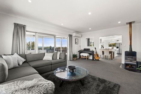 Photo of property in 37 Tauroa Road, Havelock North, 4130