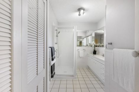 Photo of property in 4b Bruce Street, Northcote Point, Auckland, 0627