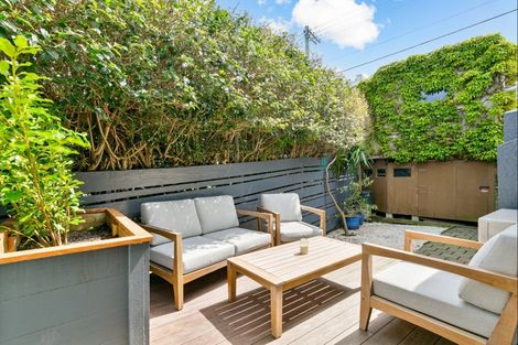 Photo of property in 538 Broadway, Strathmore Park, Wellington, 6022