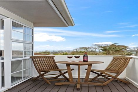 Photo of property in 2/4 Holt Avenue, Torbay, Auckland, 0630