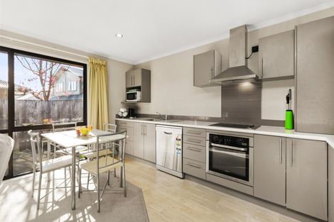 Photo of property in 31u2 Jones Crescent, Melville, Hamilton, 3206
