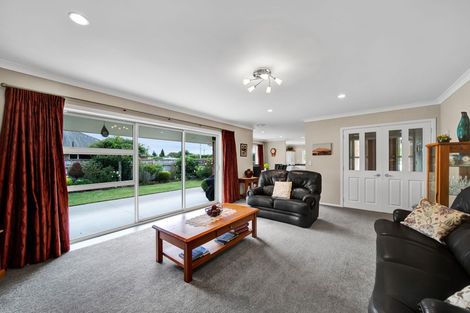 Photo of property in 38 Manawapou Road, Hawera, 4610