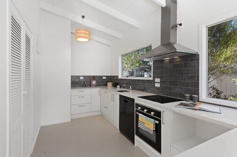 Photo of property in 107 Konini Road, Titirangi, Auckland, 0604