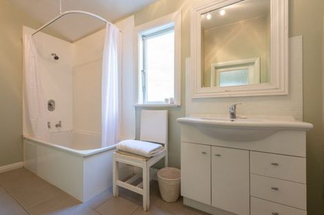 Photo of property in 18 Carrington Street, Mount Cook, Wellington, 6021