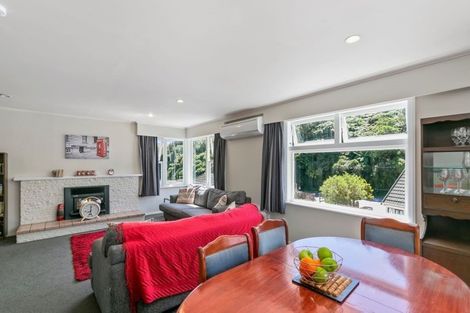 Photo of property in 76a Newlands Road, Newlands, Wellington, 6037