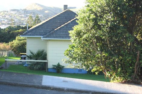 Photo of property in 14 Pikarere Street, Titahi Bay, Porirua, 5022