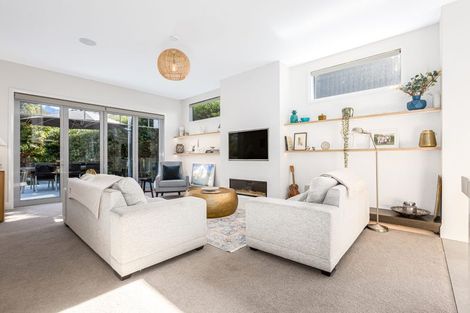 Photo of property in 15 Nikau Street, Eastbourne, Lower Hutt, 5013