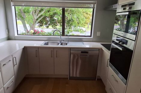 Photo of property in 53 Golfland Drive, Golflands, Auckland, 2013