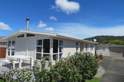 Photo of property in 3 Karamea Grove, Wainuiomata, Lower Hutt, 5014