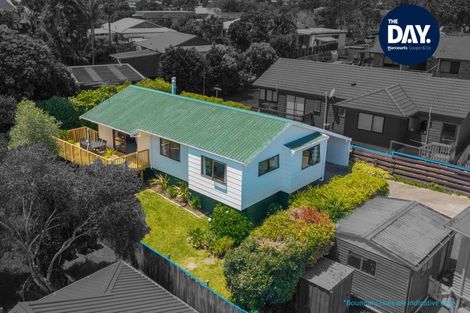 Photo of property in 1/57 Seaview Road, Glenfield, Auckland, 0629