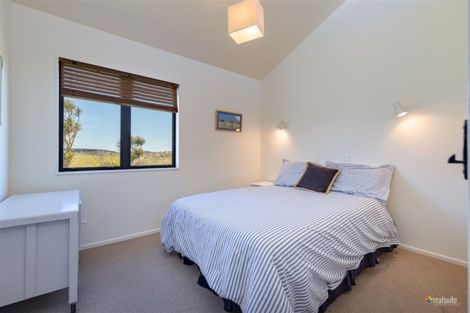 Photo of property in 80 Reay Mackay Grove, Waikawa Beach, Manakau, 5573
