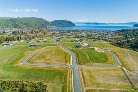 Photo of property in 2 Kahikatea Drive, Kinloch, Taupo, 3377
