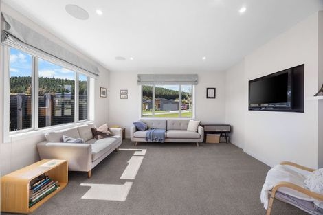 Photo of property in 63 Minaret Ridge, Wanaka, 9305