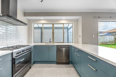 Photo of property in 9 Stranraer Crescent, Wattle Downs, Auckland, 2103