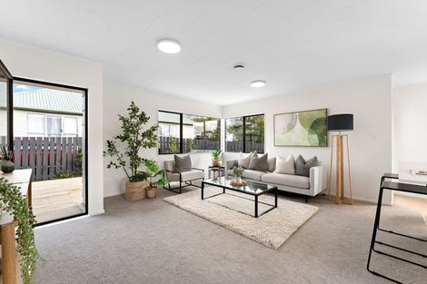 Photo of property in 2/7 Rewarewa Road, Te Atatu Peninsula, Auckland, 0610
