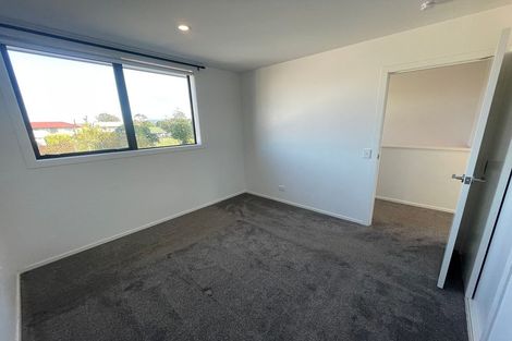 Photo of property in 7/83 Vodanovich Road, Te Atatu South, Auckland, 0610