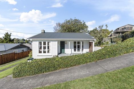 Photo of property in 3 Barrett Street, Westown, New Plymouth, 4310