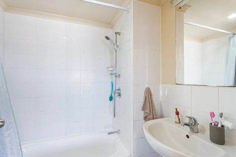 Photo of property in The Rennaissance, 5e/18 Ronwood Avenue, Manukau, Auckland, 2104