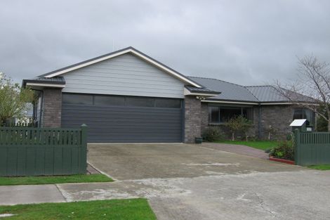 Photo of property in 107 Peter Hall Drive, Kelvin Grove, Palmerston North, 4414