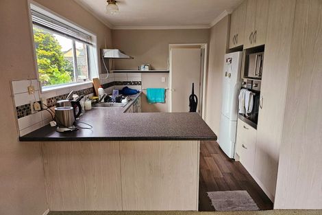Photo of property in 21 Honeysuckle Place, Northcote, Christchurch, 8052