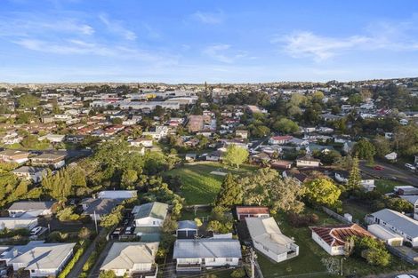 Photo of property in 22 Sarona Avenue, Glen Eden, Auckland, 0602