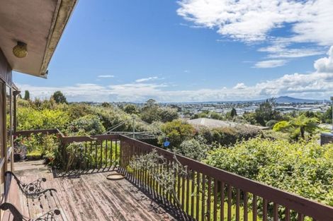 Photo of property in 11 Ross Avenue, Glenfield, Auckland, 0629